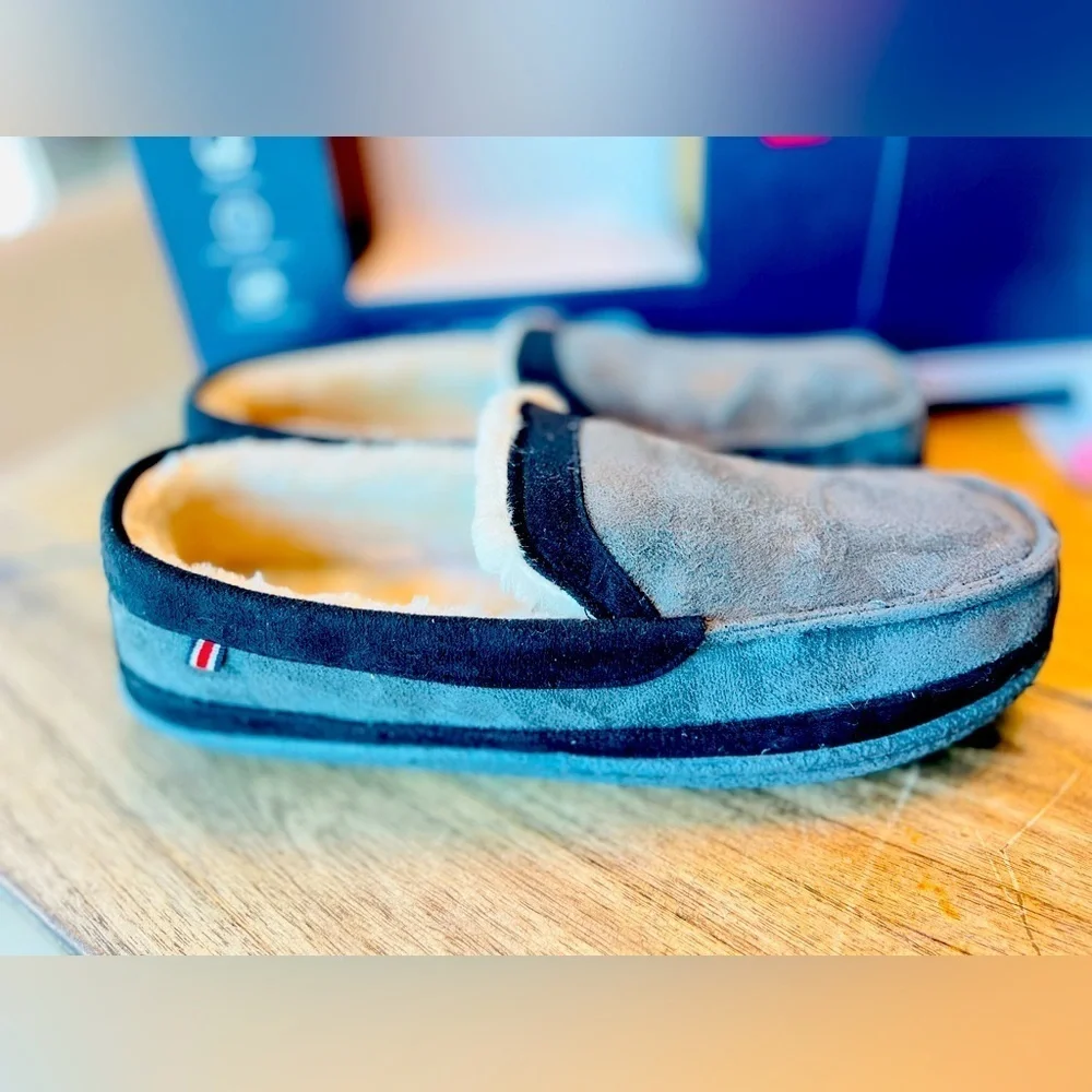 IZOD Men's Moccasin Slipper, Memory Foam, Indoor/Outdoor, Warm Classic Slip-On